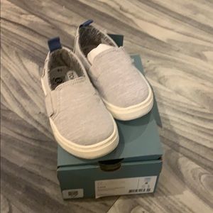 NWT Toms Luca knit shoe in gray 6 tiny